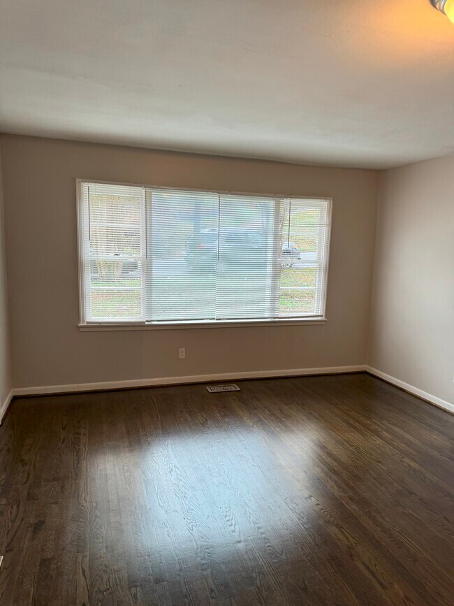 Photo - 512 84th St S