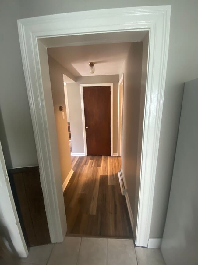 Hall - 150 Oak St Unit Apt 1