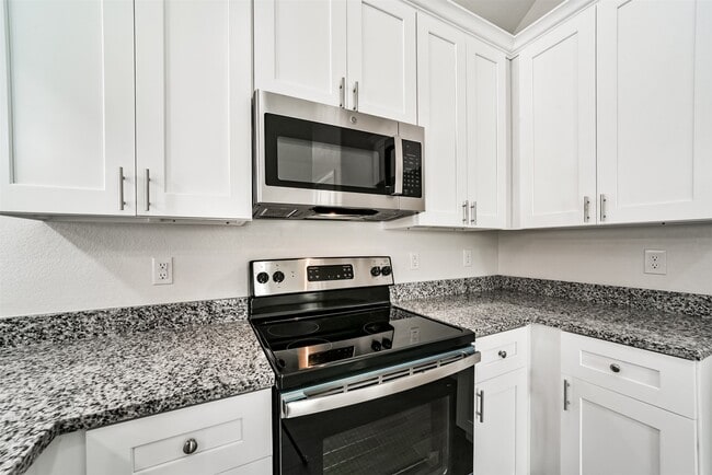 Photo - 16943 W Juneau St