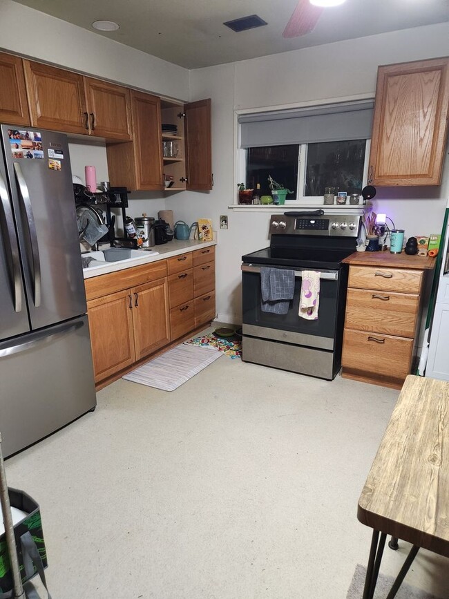 Photo - MOVE-IN SPECIAL $500 OFF! 2BD/1BA House with Bonus Room (Extra Bedroom)!