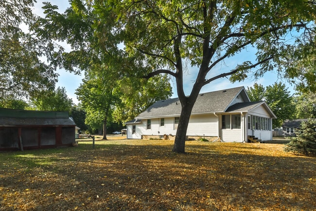 Photo - 855 Wood Ave