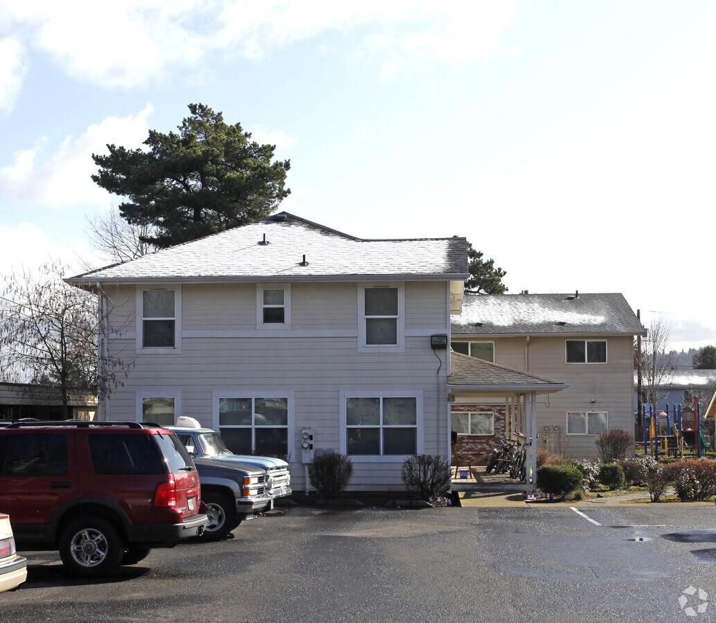 Johnson Creek Commons - Johnson Creek Commons Apartments