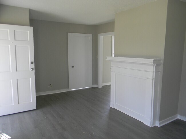 Photo - 312 25th St SW