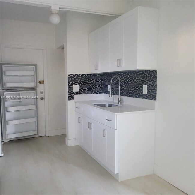 Photo - 715 SW 6th St Unidad 2