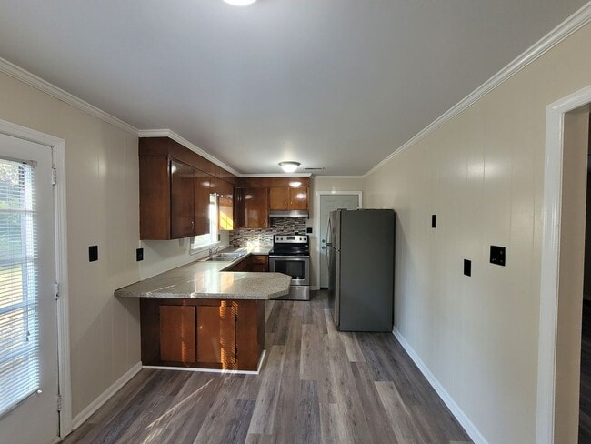 Photo - 3 bedroom 2 bath brick ranch in great loaction .