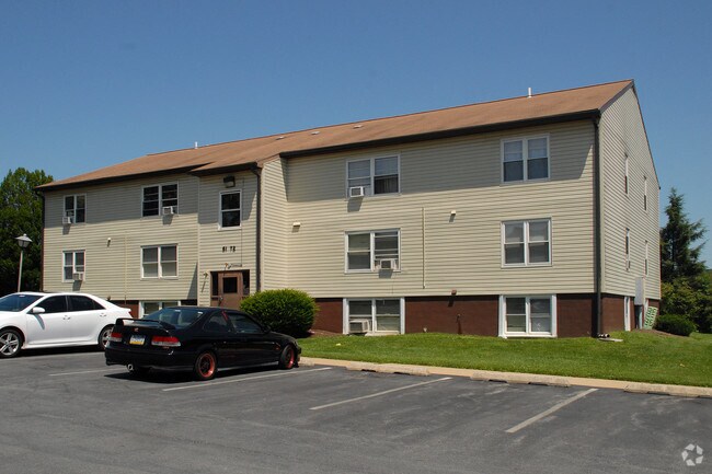 Lincoln West Apartments For Rent in Mountville, PA
