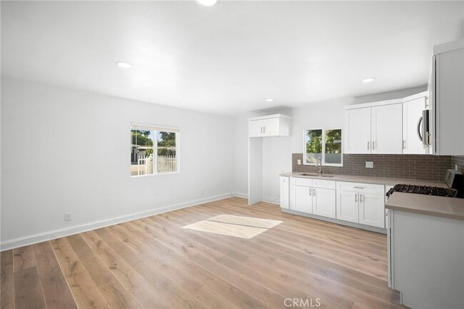 Photo - 14953 Oswald St