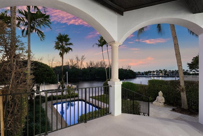 Photo - 549 NE 19th Ave