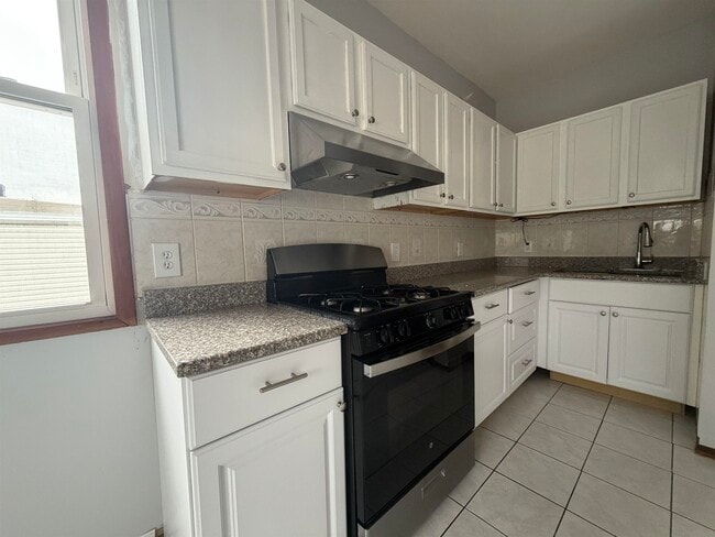 Photo - 22-24-24 Paterson St Unit 3