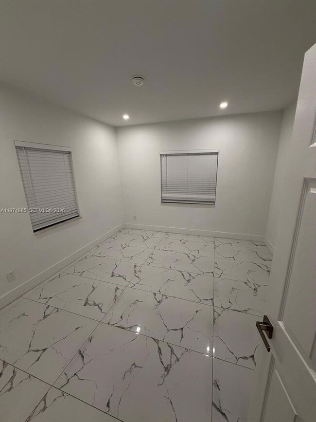 Photo - 345 SW 49th Ave