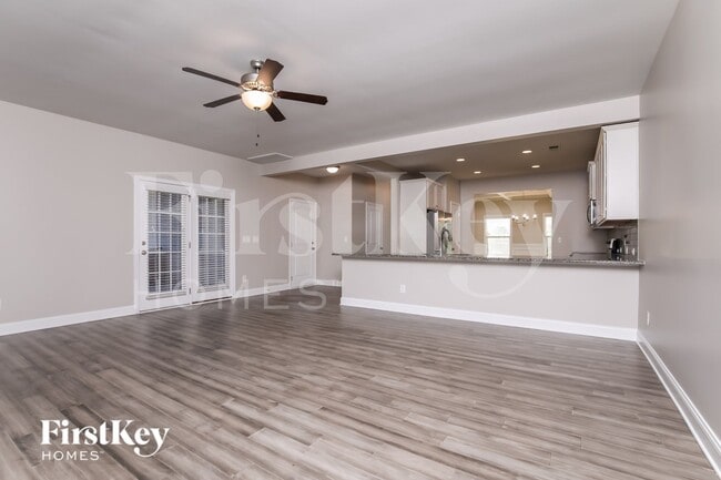 Photo - 499 Royal Oak Ln