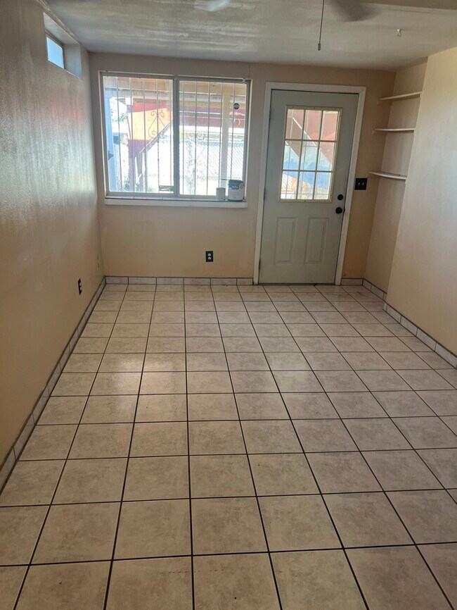 3523 E March Pl