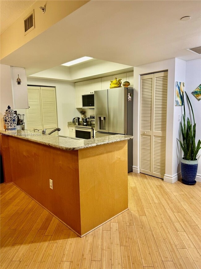 Photo - 19501 W Country Club Dr Unit 2515