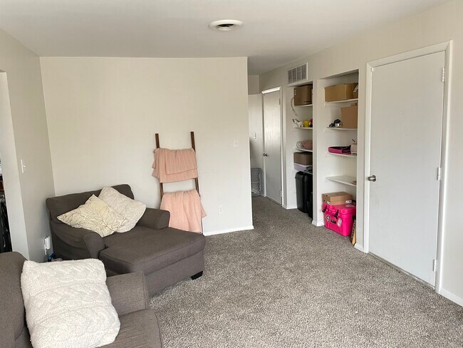 Photo - 961 High Meadow Dr