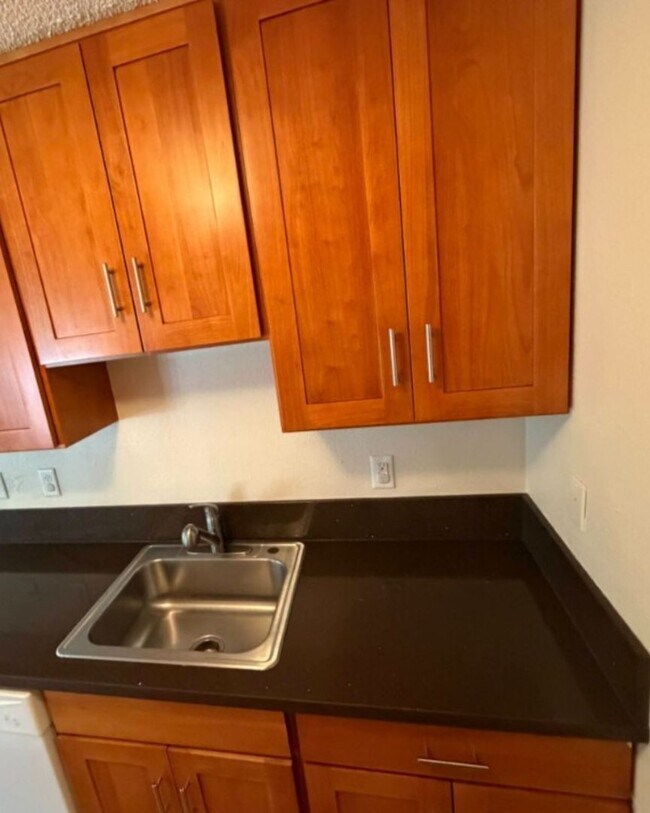 Cha-Ray Apartments