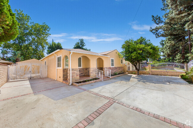 Building Photo - 7508 Etiwanda Ave Rental