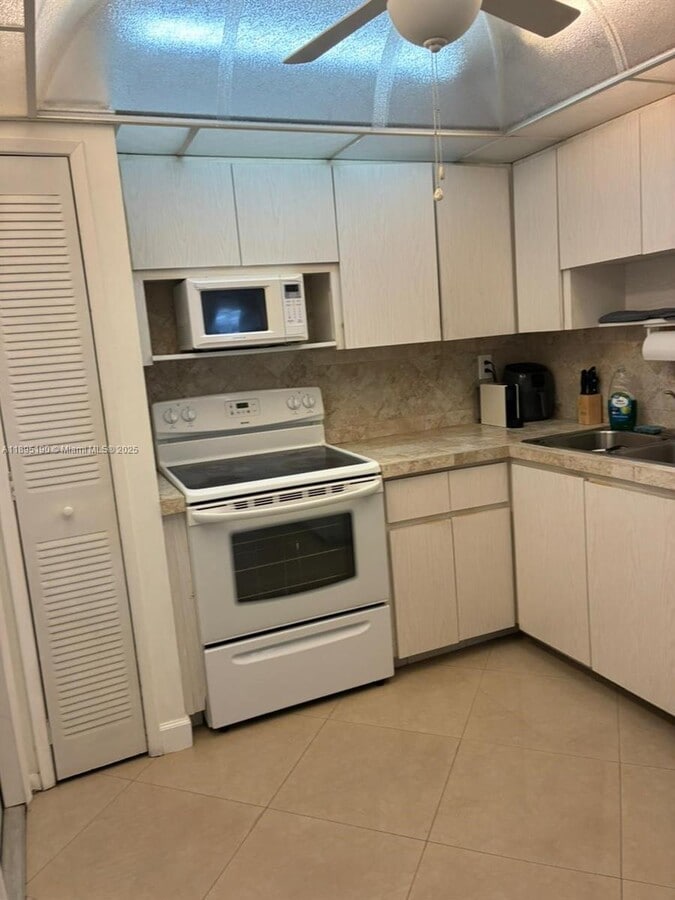 Photo - 1300 NE 191st St Unit A304