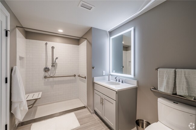 Photo - 105 W Court St