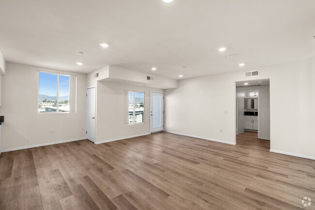 1BR, 1BA - 693SF - Living Room - The Lexi