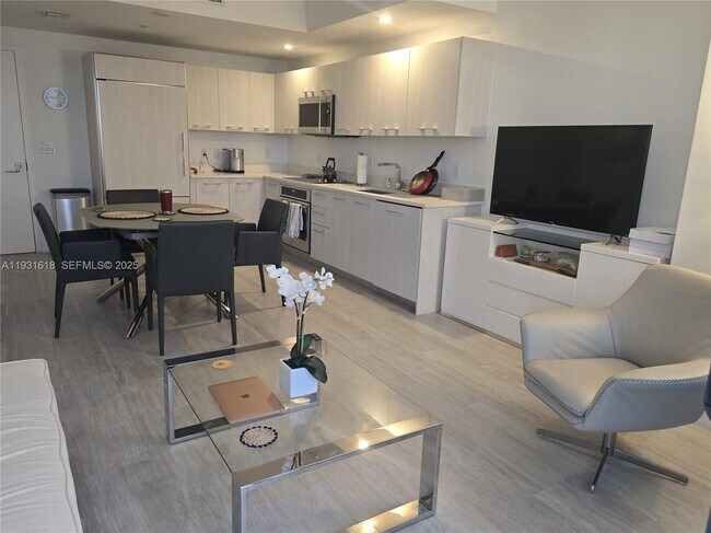 Photo - 55 SW 9th St Unidad 3707