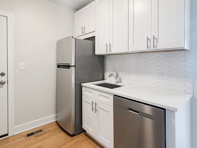 Photo - 1940 W Wilson Ave Unit 1-Y