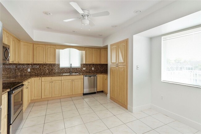 Photo - 13005 Zambrana St