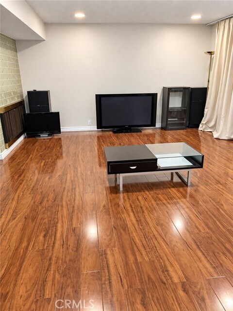 620 W Huntington Dr
