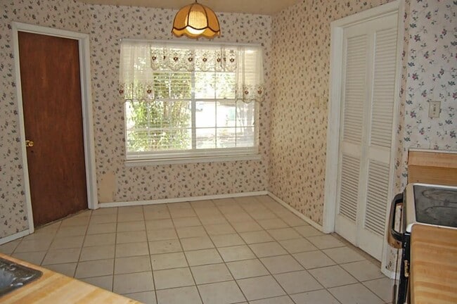 Photo - 15926 Pfeiffer Dr