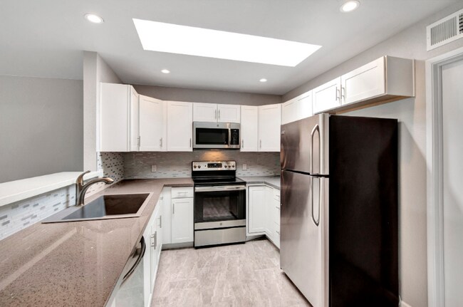 Photo - 2515 E Villa Maria Dr