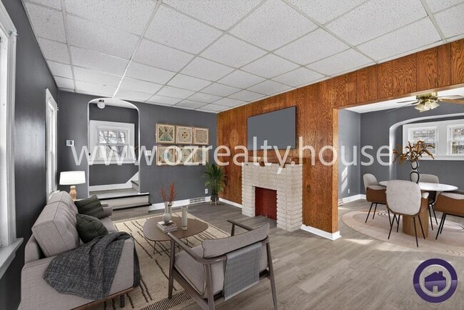 Photo - 119 Carbon St