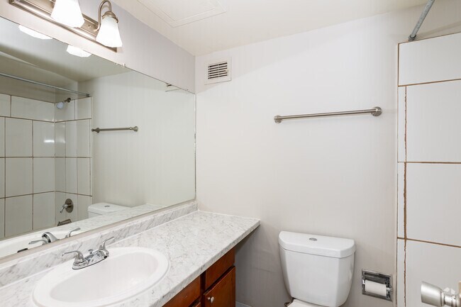 3BR, 2BA - 1,125SF - Secondary Bathroom