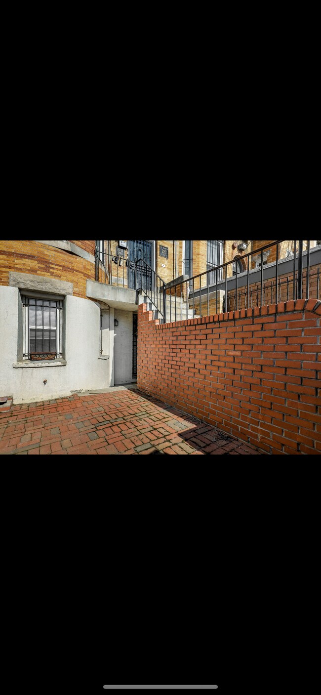 Photo - 223 Florida Ave NW Unidad 1
