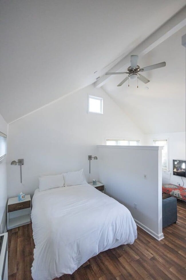 Photo - 1278-1280 Phillips Ln Unit 1280