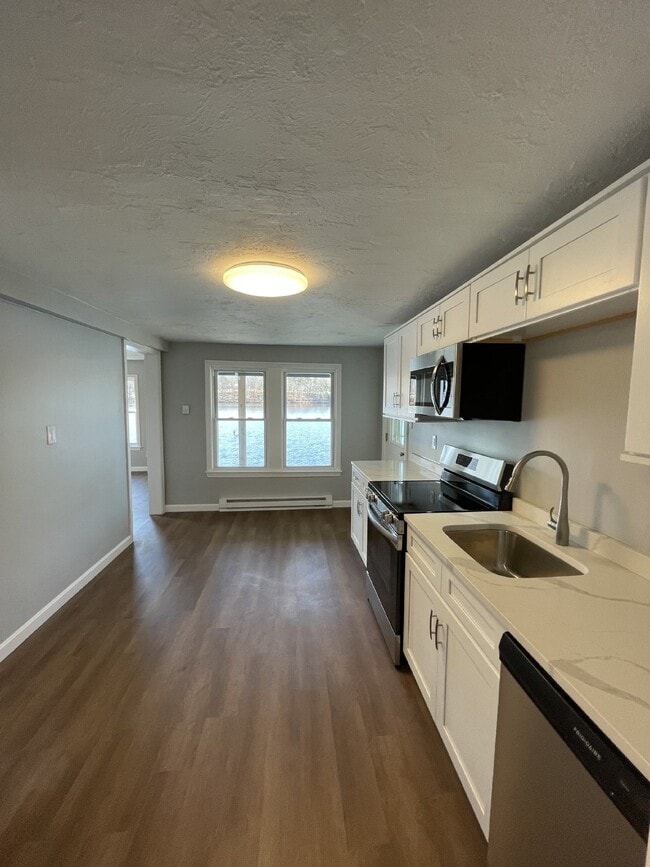 Photo - Modern 1 Bed, 1 Bath on Lake Quinsigamond Unit R