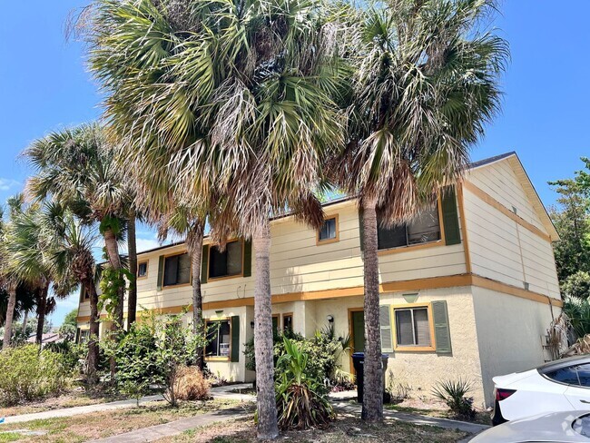Building Photo - 5517 Decatur St Unit 5517 Decatur Rental