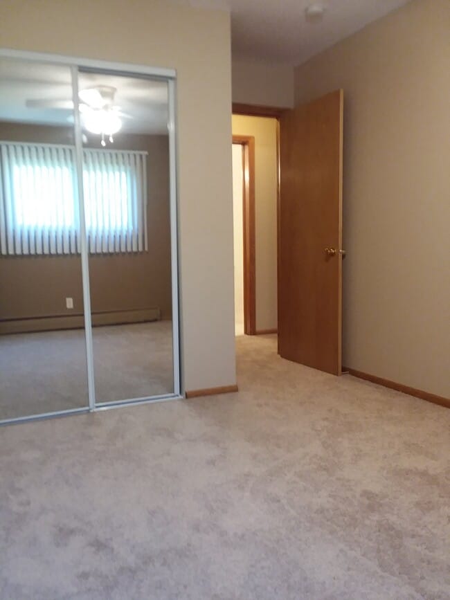 Photo - 3246 Douglas Dr N Unidad 3246 Douglas Drive