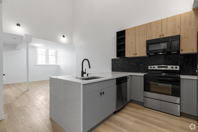 Building Photo - 41 N Main St Unit 204 Rental