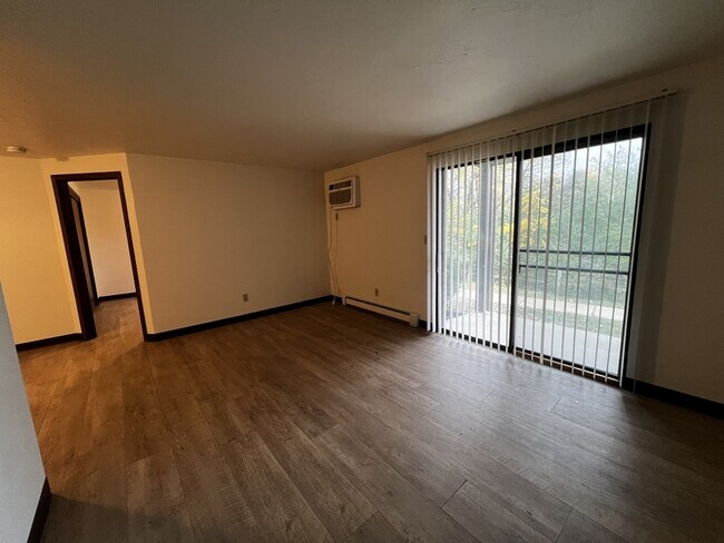 Photo - 2760 Humboldt Rd