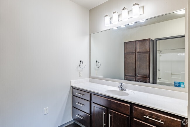 4BR, 2BA - 1,228SF - Bathroom