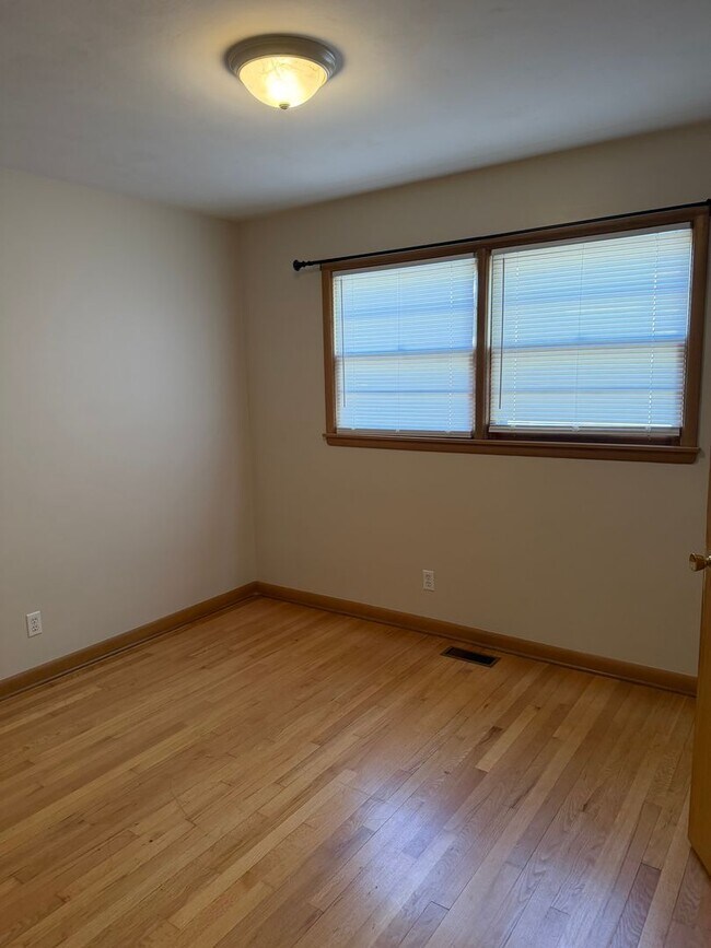 Photo - 3 bedroom, 2 bathroom, 2 car garage hom for rent