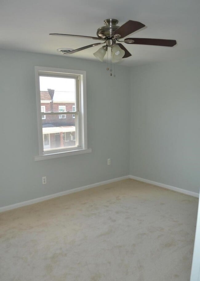 Photo - 7034 Dunbar Rd