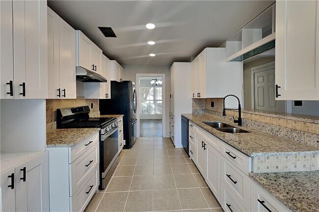 Photo - 230 Lembeth Ct