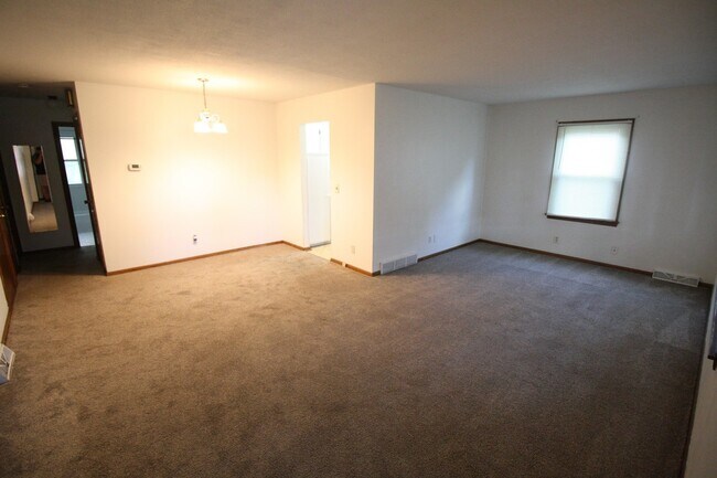 Photo - 9522 Pleasant Ave S