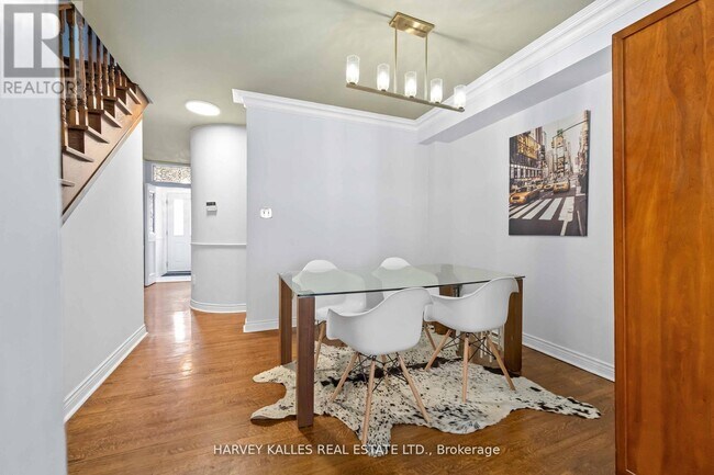 Photo - 576 Ontario St