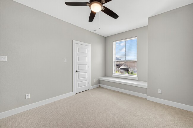 Photo - 151 Nightshade St