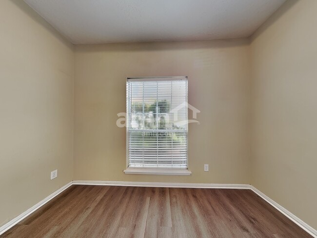 Photo - 11911 Lakewood Hills Dr