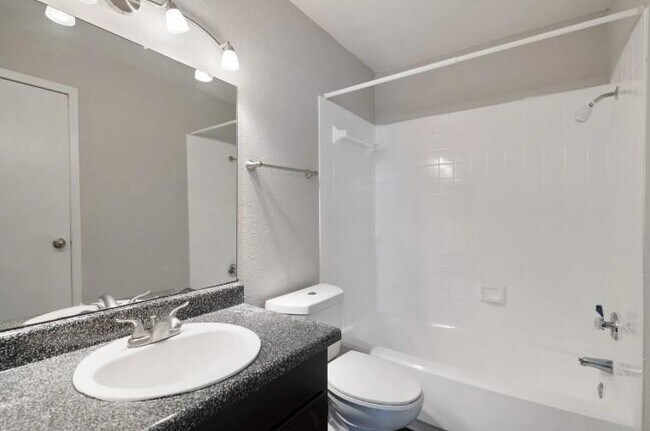 Photo - 2800 S Dairy Ashford Rd Apartamento Unidad 1516