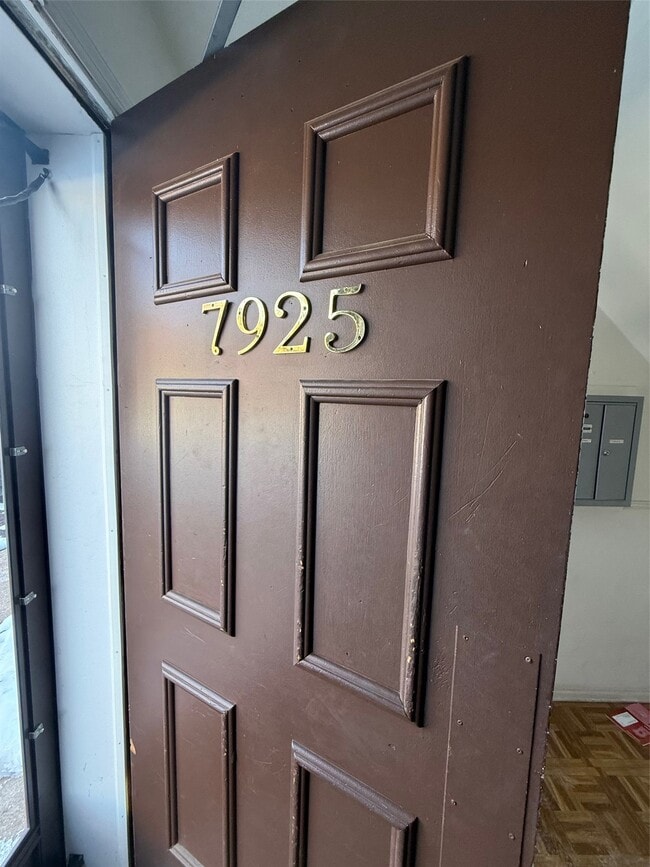 Photo - 7925 Royal Arms Ct Unit 1