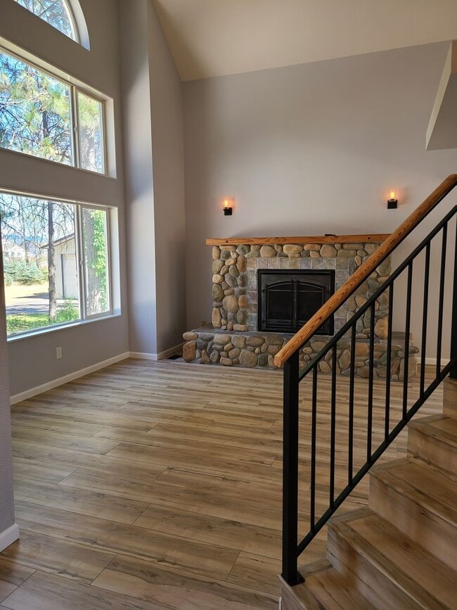 Photo - Beautiful Updated 3 bedroom 2.5 bath Hayde...