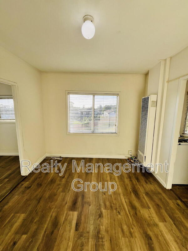 Photo - 2014 Earl St Unit #3